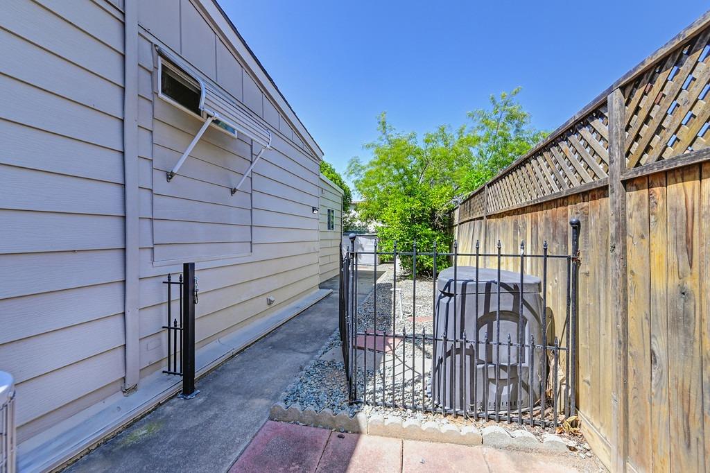 Detail Gallery Image 36 of 44 For 6187 Oak Lakes, Citrus Heights,  CA 95621 - 2 Beds | 2 Baths
