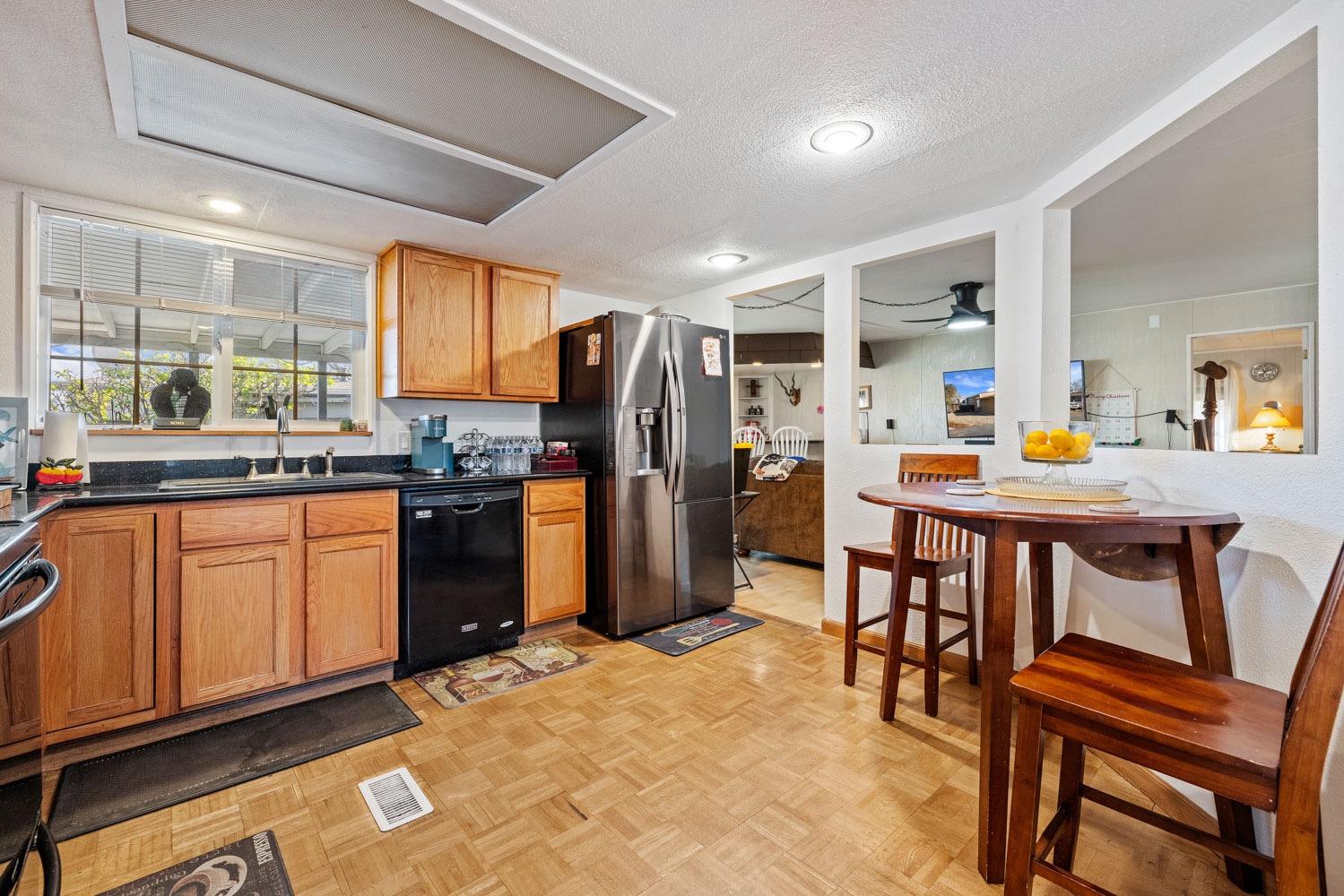 Detail Gallery Image 13 of 45 For 4399 Aplicella 56, Manteca,  CA 95337 - 2 Beds | 2 Baths