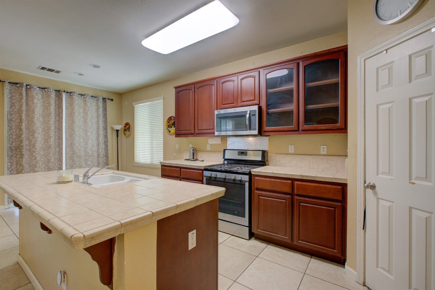 Detail Gallery Image 18 of 61 For 1492 Antioch Ct, Merced,  CA 95348 - 5 Beds | 2/1 Baths