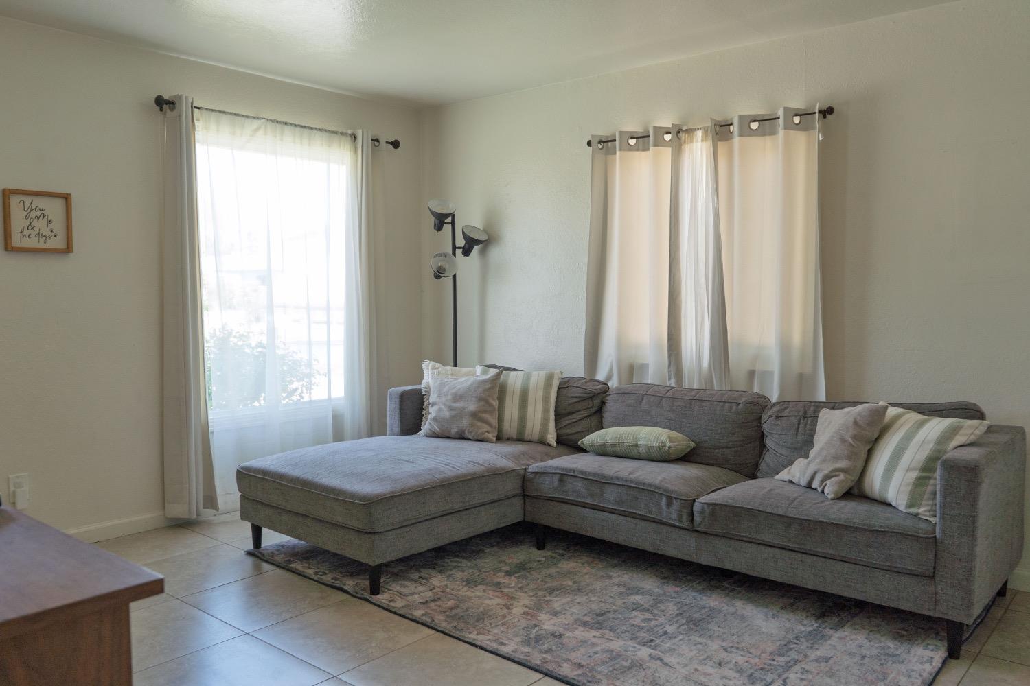 Idalou Avenue, Modesto, California image 9