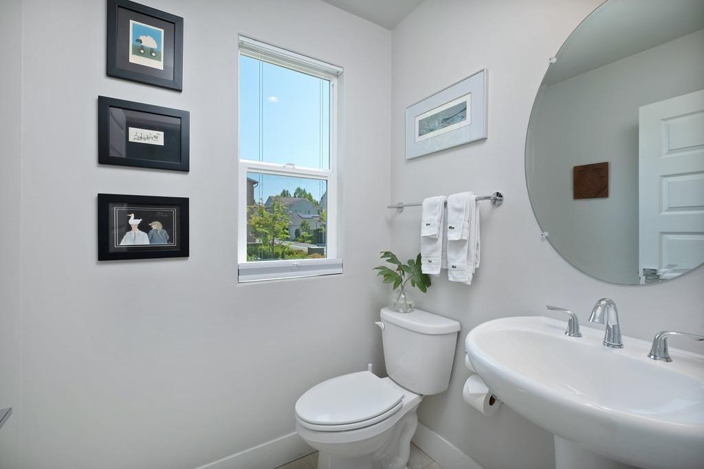 Detail Gallery Image 41 of 74 For 3438 Forney Way, Sacramento,  CA 95816 - 3 Beds | 2/1 Baths