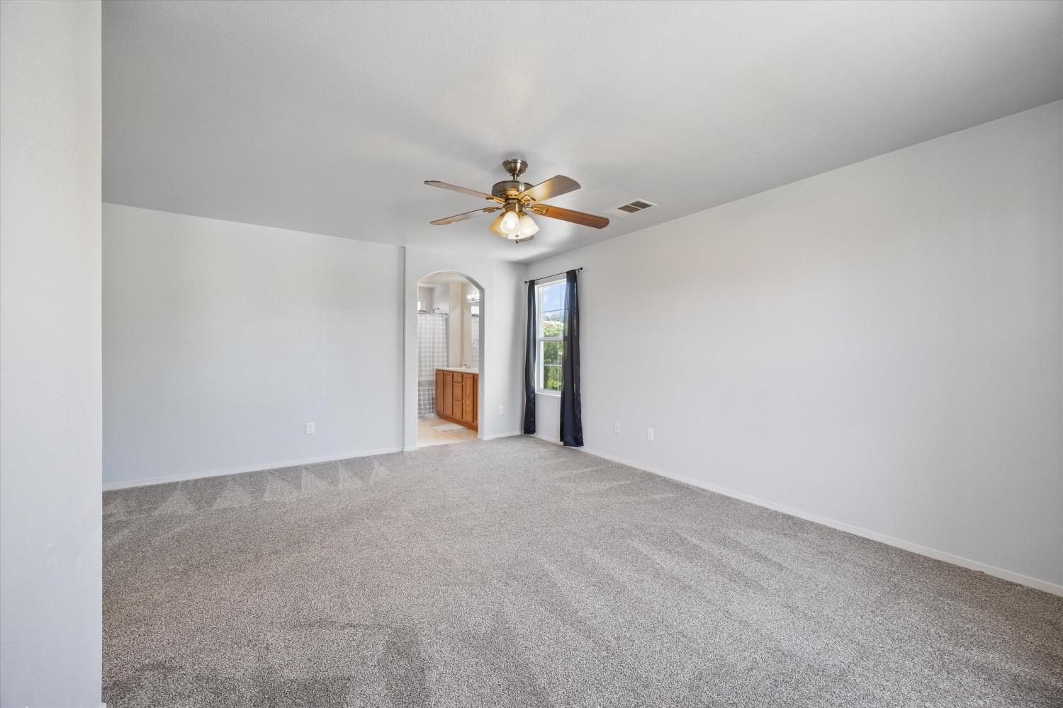 Detail Gallery Image 18 of 39 For 131 Ashwick Loop, Sacramento,  CA 95823 - 3 Beds | 2/1 Baths
