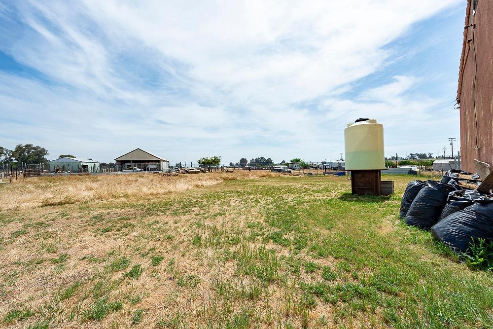 Sharon Boulevard, Madera, California image 27