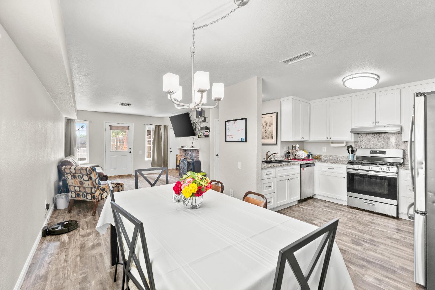 Photo #9: 225054541 Listing: Photo #9