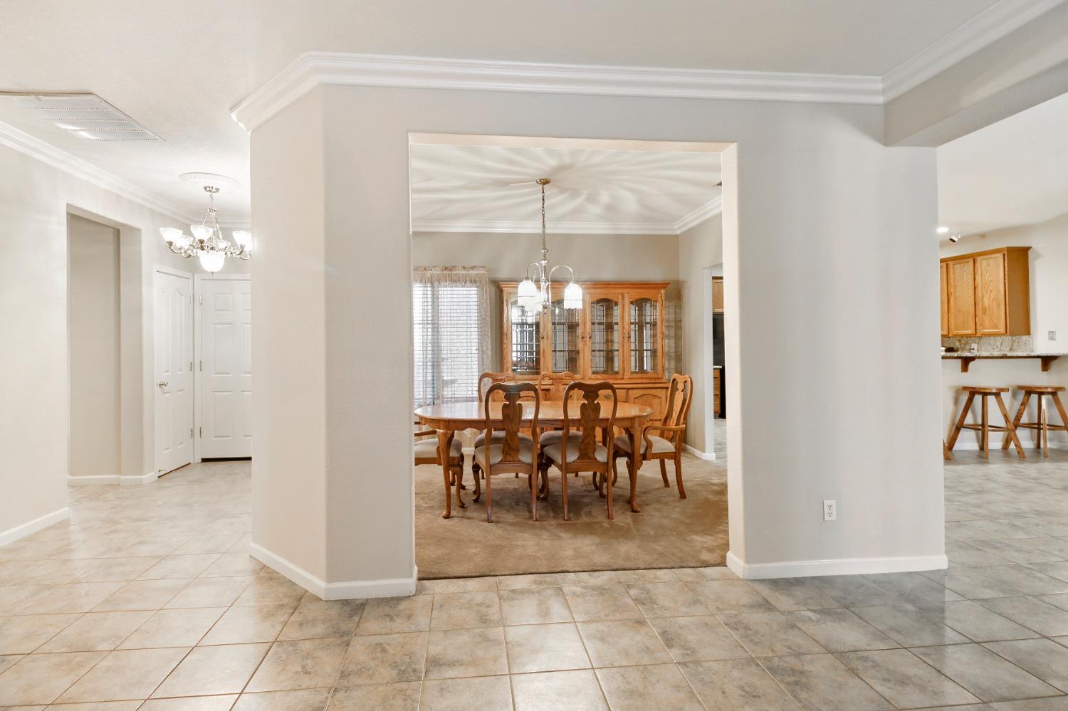 Detail Gallery Image 21 of 62 For 9329 Mainline Dr, Elk Grove,  CA 95624 - 4 Beds | 2 Baths