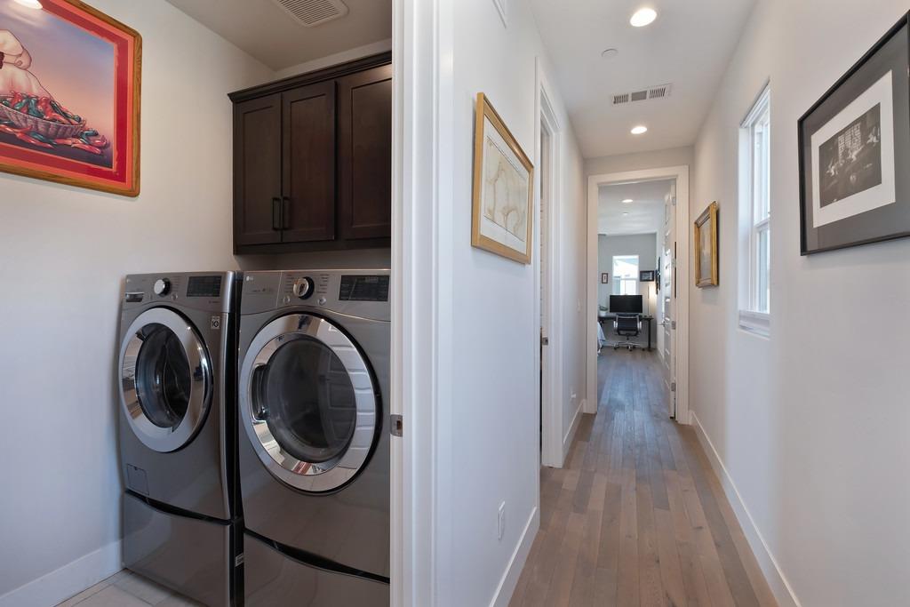 Detail Gallery Image 33 of 74 For 3438 Forney Way, Sacramento,  CA 95816 - 3 Beds | 2/1 Baths
