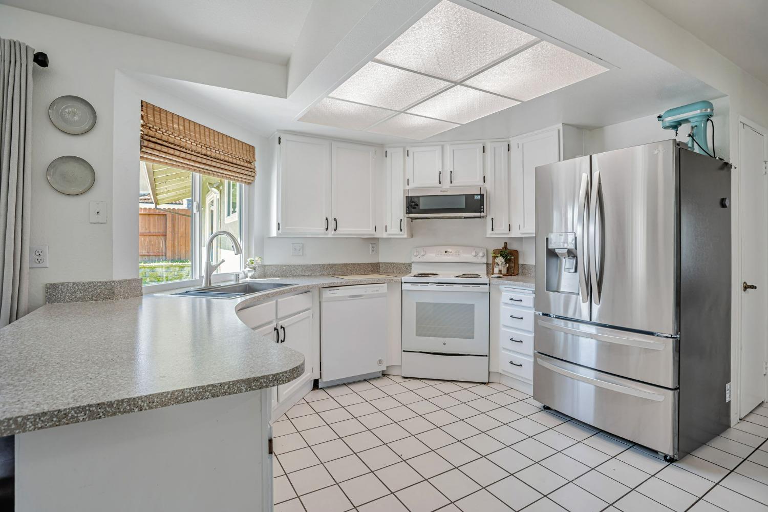 Regatta Drive, Sacramento, California image 10