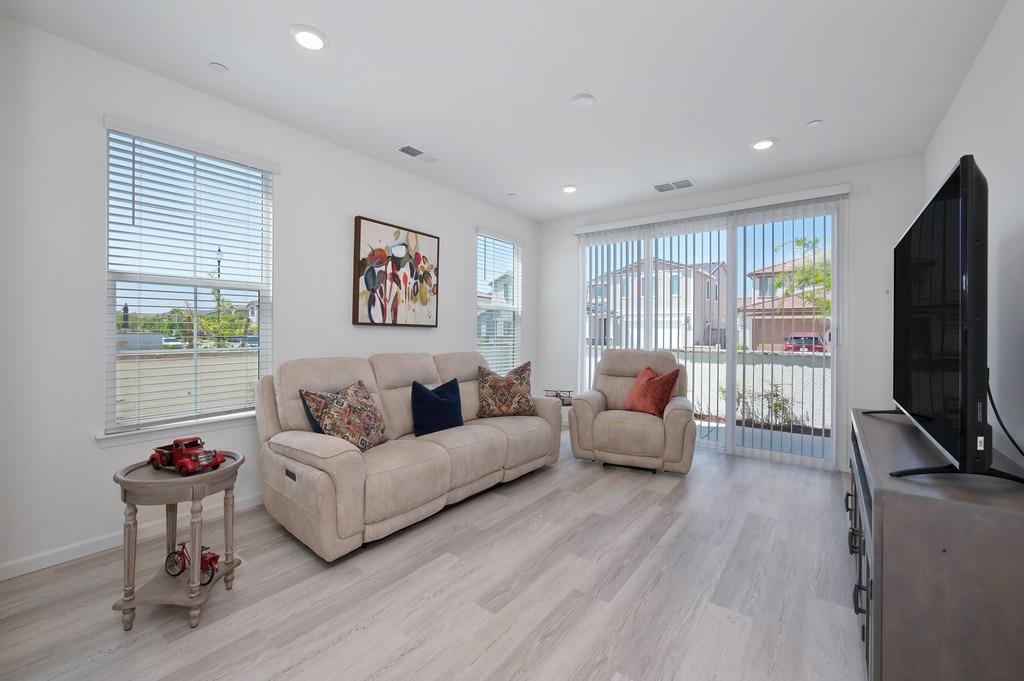 Rhapsody Drive, Roseville, California image 12