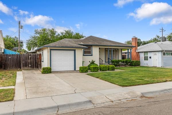Detail Gallery Image 3 of 27 For 290 W 23rd St, Tracy,  CA 95376 - 3 Beds | 1 Baths