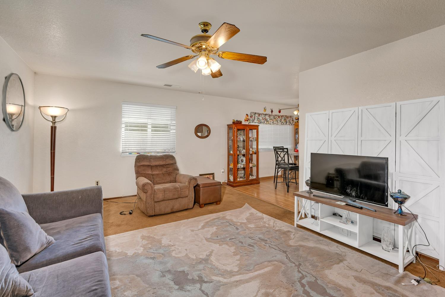 Madera Avenue, Dos Palos, California image 4
