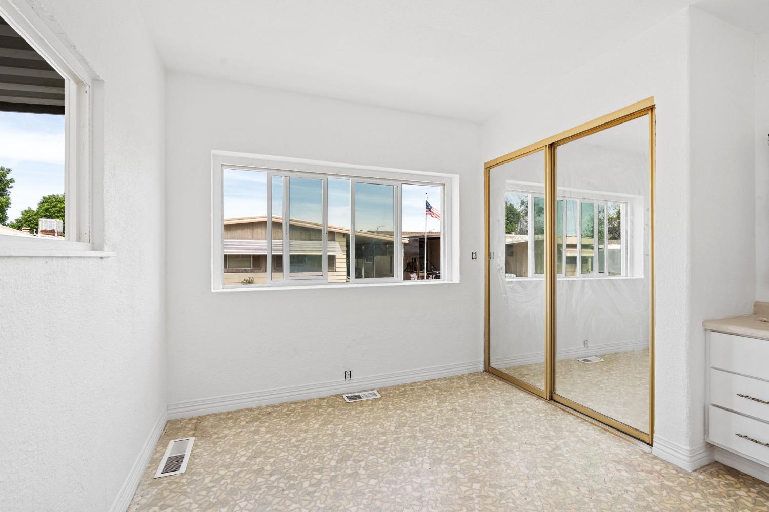 Villa Avenue #143, Clovis, California image 20