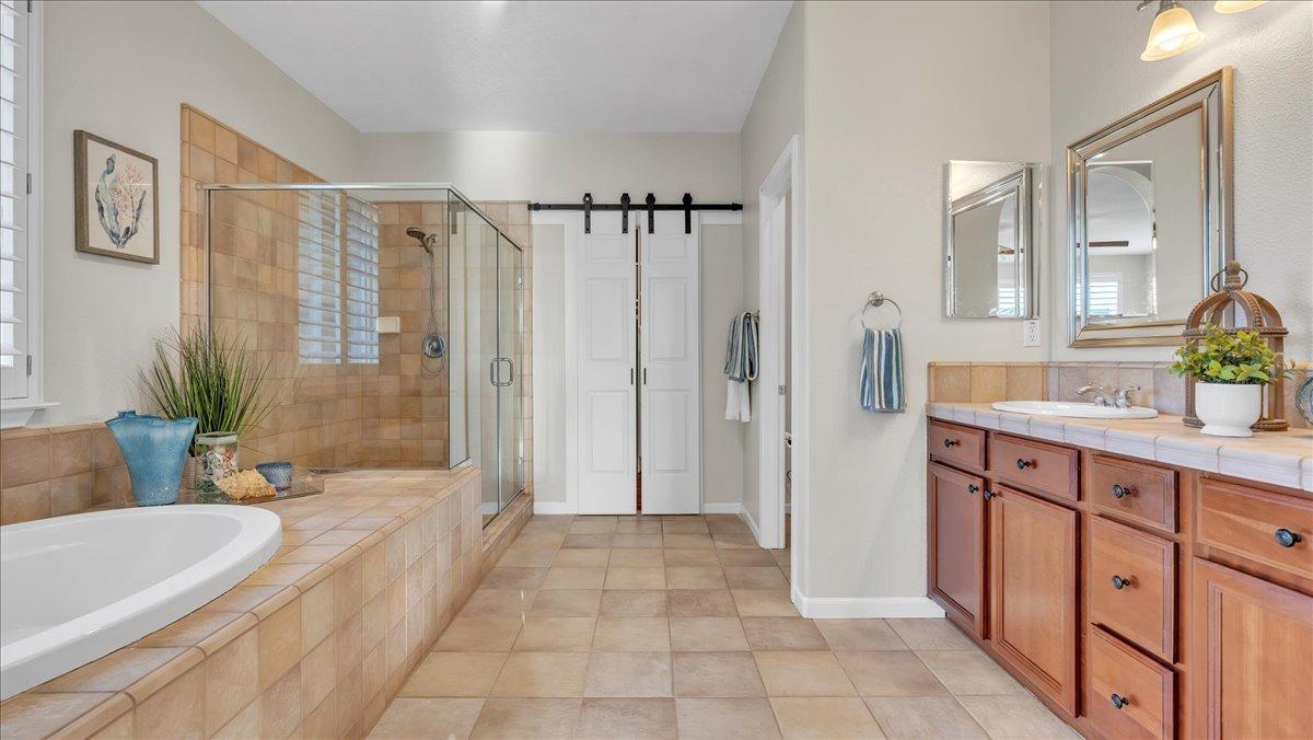 Mendes Court, Folsom, California image 27