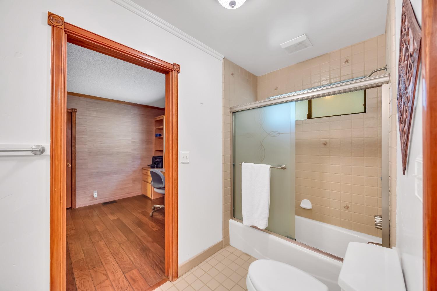 Detail Gallery Image 36 of 79 For 15135 Orchard Springs Rd, Grass Valley,  CA 95945 - 4 Beds | 4/1 Baths