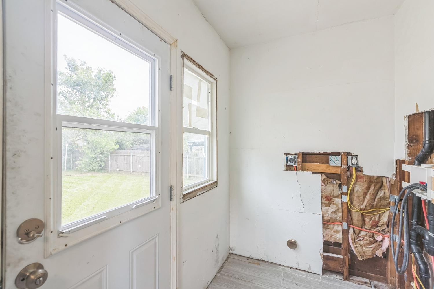 Detail Gallery Image 24 of 26 For 3809 San Carlos Way, Sacramento,  CA 95820 - 2 Beds | 1 Baths