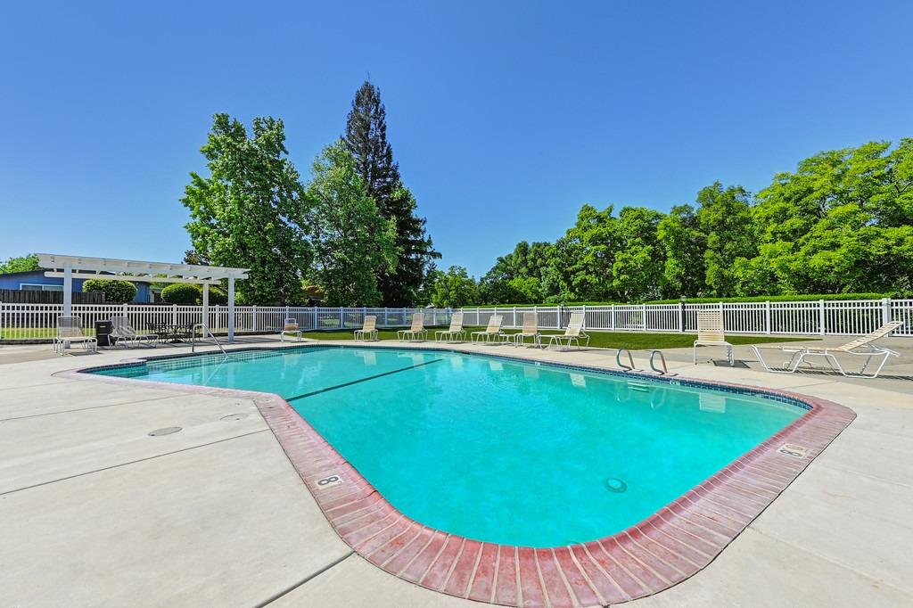 Detail Gallery Image 41 of 44 For 6187 Oak Lakes, Citrus Heights,  CA 95621 - 2 Beds | 2 Baths