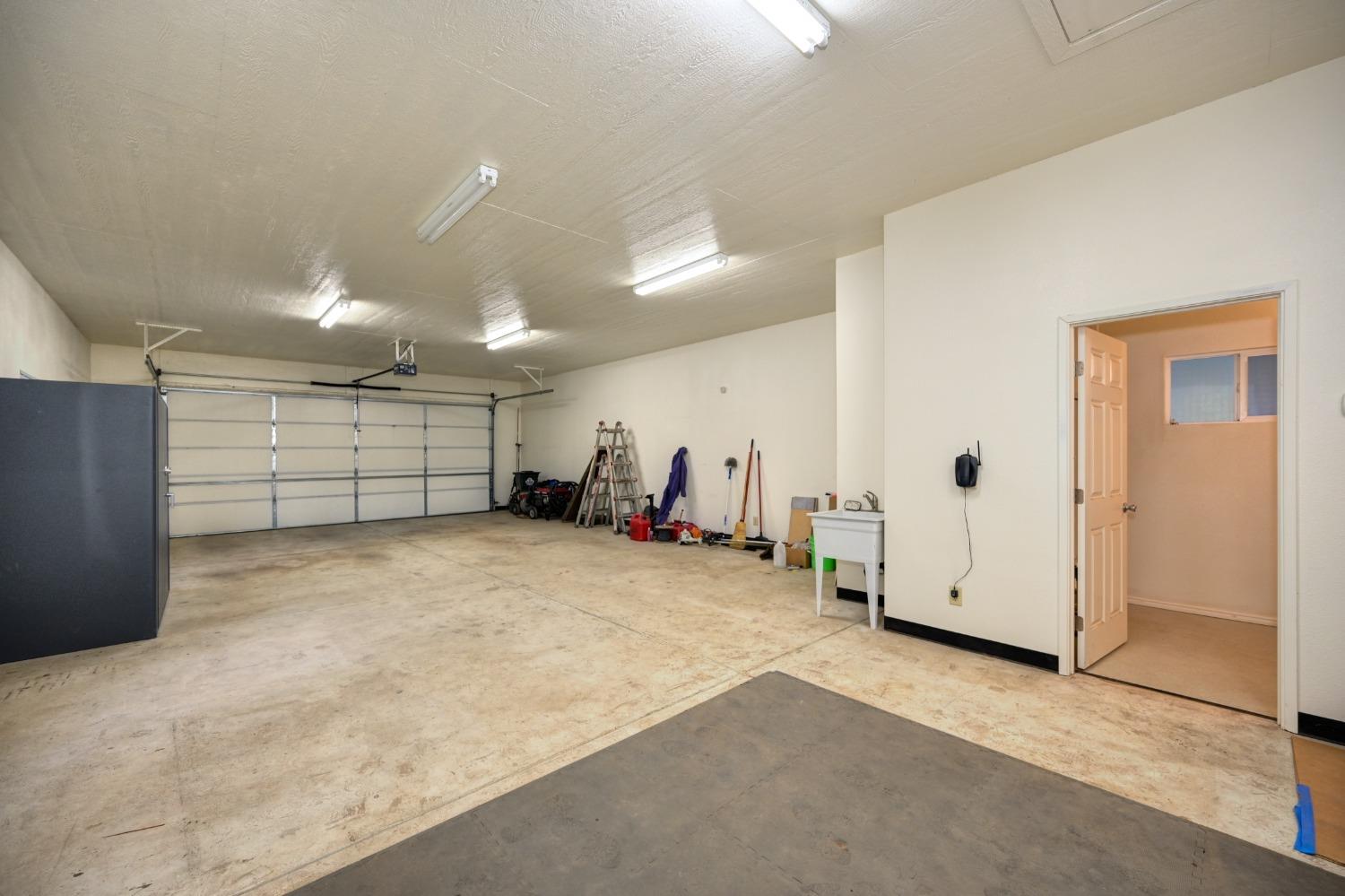Sierra Springs Drive, Pollock Pines, California image 34
