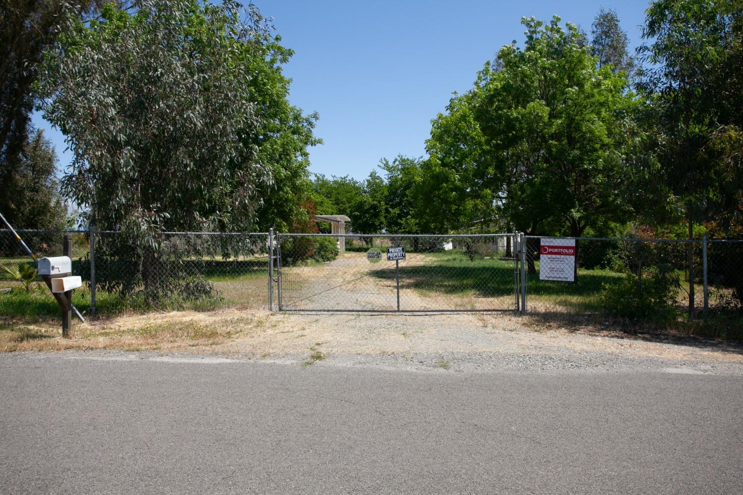 East Avenue, Corning, California image 29