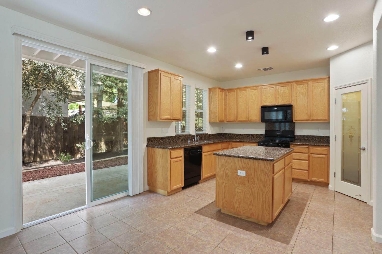 Detail Gallery Image 21 of 53 For 9363 Vintner Cir, Patterson,  CA 95363 - 4 Beds | 3 Baths