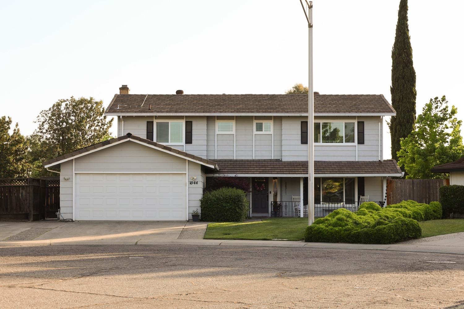 Woodglen Court, Stockton, California image 2