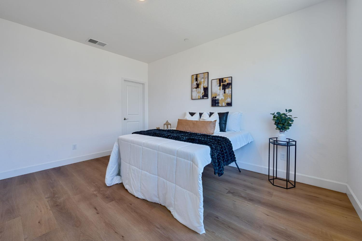 Detail Gallery Image 25 of 38 For 1719 Duchamp Way, Lodi,  CA 95242 - 5 Beds | 3/1 Baths