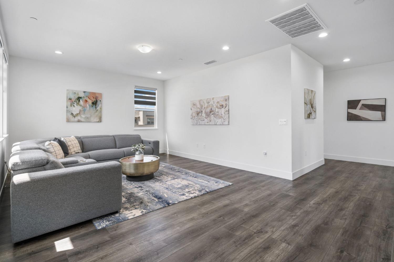 Tipton Court, Lathrop, California image 35