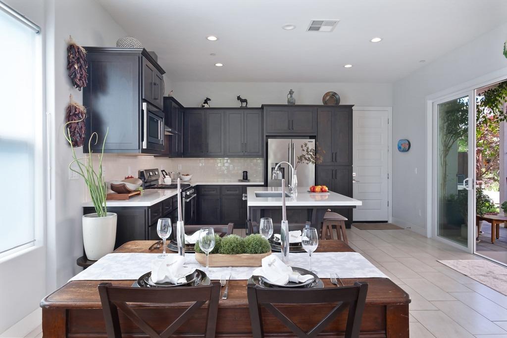 Detail Gallery Image 21 of 74 For 3438 Forney Way, Sacramento,  CA 95816 - 3 Beds | 2/1 Baths