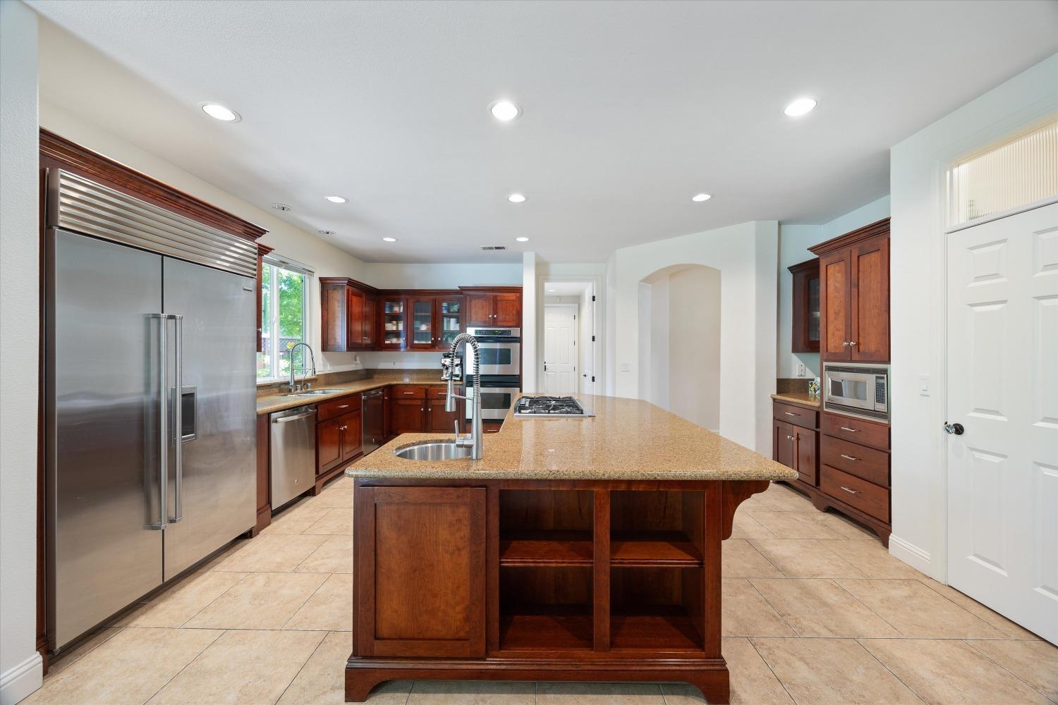Tuscan Lane, Sacramento, California image 25
