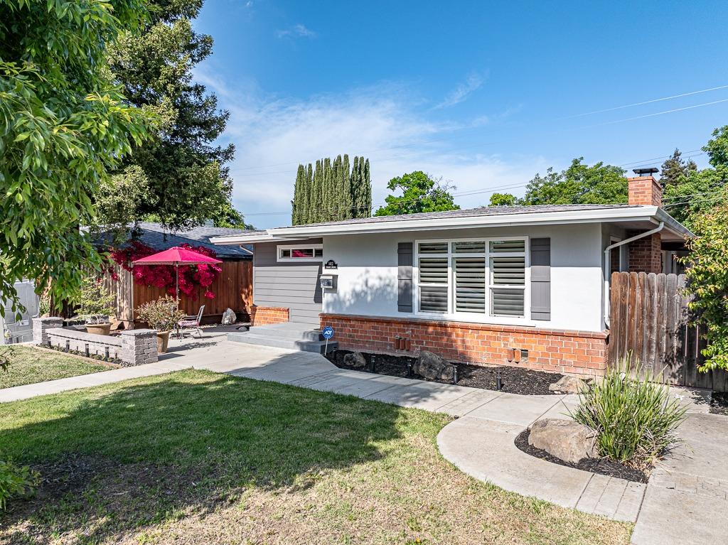 Albany Avenue, Modesto, California image 3