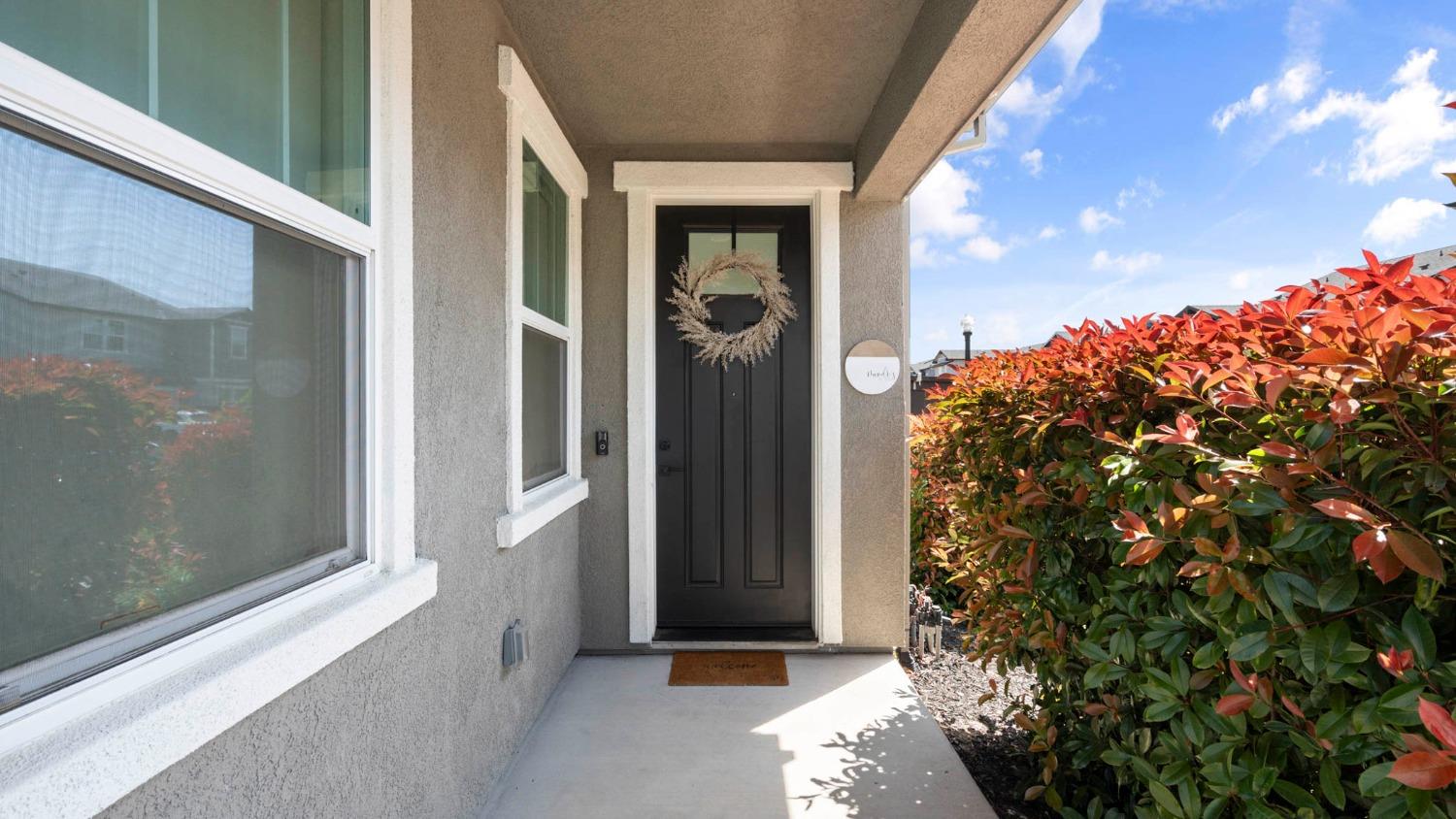 Detail Gallery Image 2 of 42 For 2702 Mossy Creek St, Sacramento,  CA 95833 - 5 Beds | 4 Baths