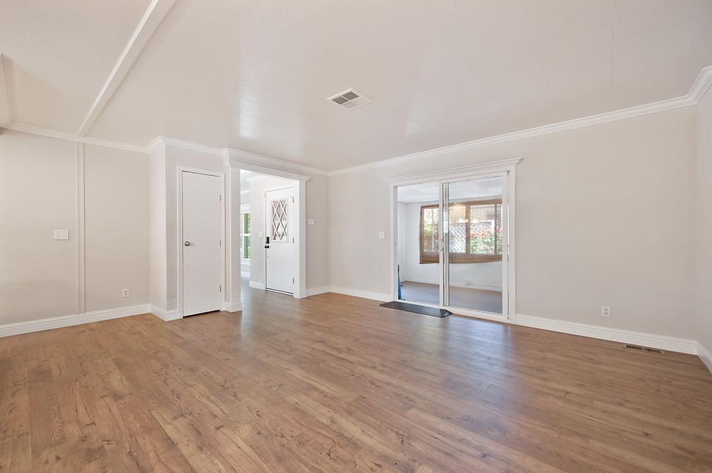 Detail Gallery Image 9 of 44 For 6187 Oak Lakes, Citrus Heights,  CA 95621 - 2 Beds | 2 Baths