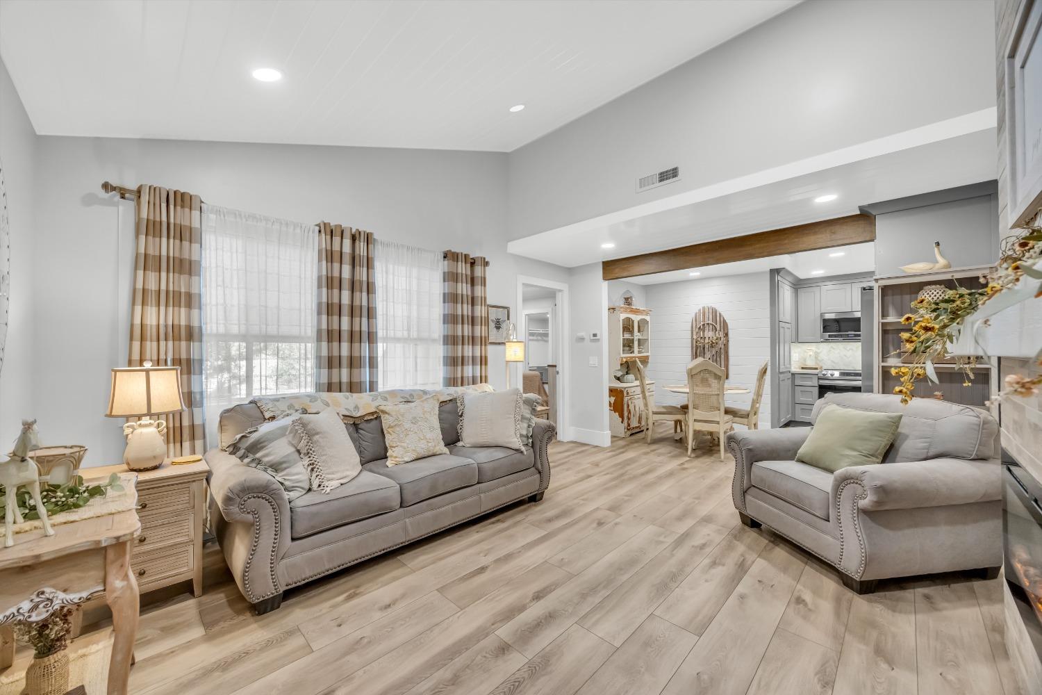 Lincoln Way #D, Auburn, California image 3