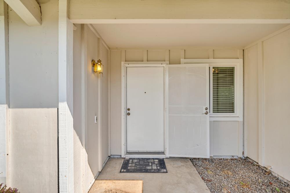 Americana Way, Sacramento, California image 4