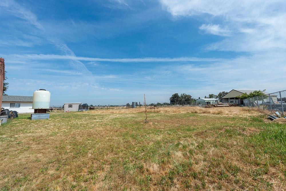 Sharon Boulevard, Madera, California image 28
