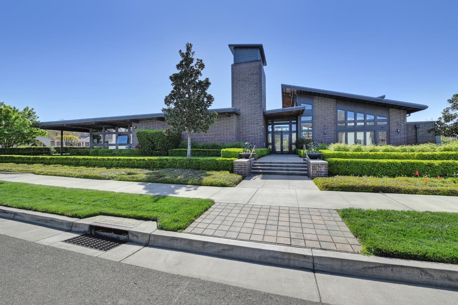 Detail Gallery Image 61 of 74 For 3438 Forney Way, Sacramento,  CA 95816 - 3 Beds | 2/1 Baths