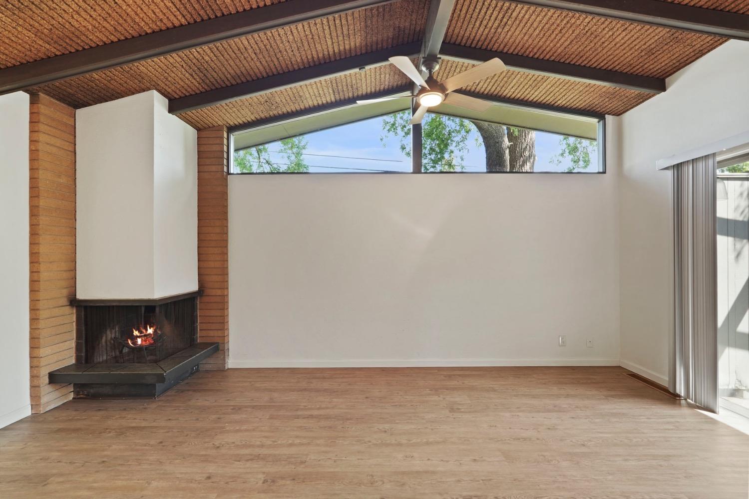 Detail Gallery Image 14 of 29 For 2205 Fernvale Dr, Stockton,  CA 95207 - 3 Beds | 2 Baths