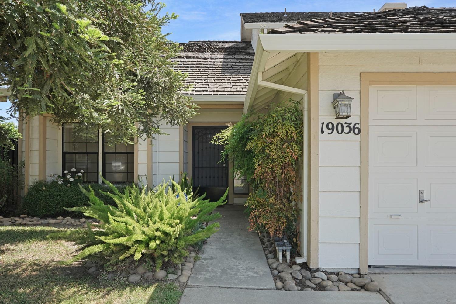 Detail Gallery Image 8 of 46 For 19036 N Augusta St, Woodbridge,  CA 95258 - 3 Beds | 2/1 Baths