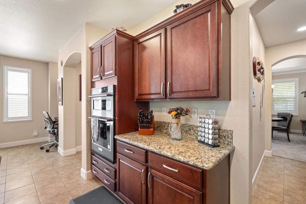 Laneworth Lane, Roseville, California image 17