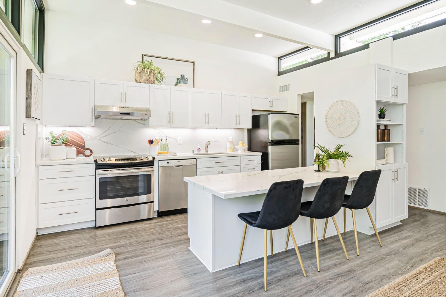 Pine Lane, Davis, California image 10
