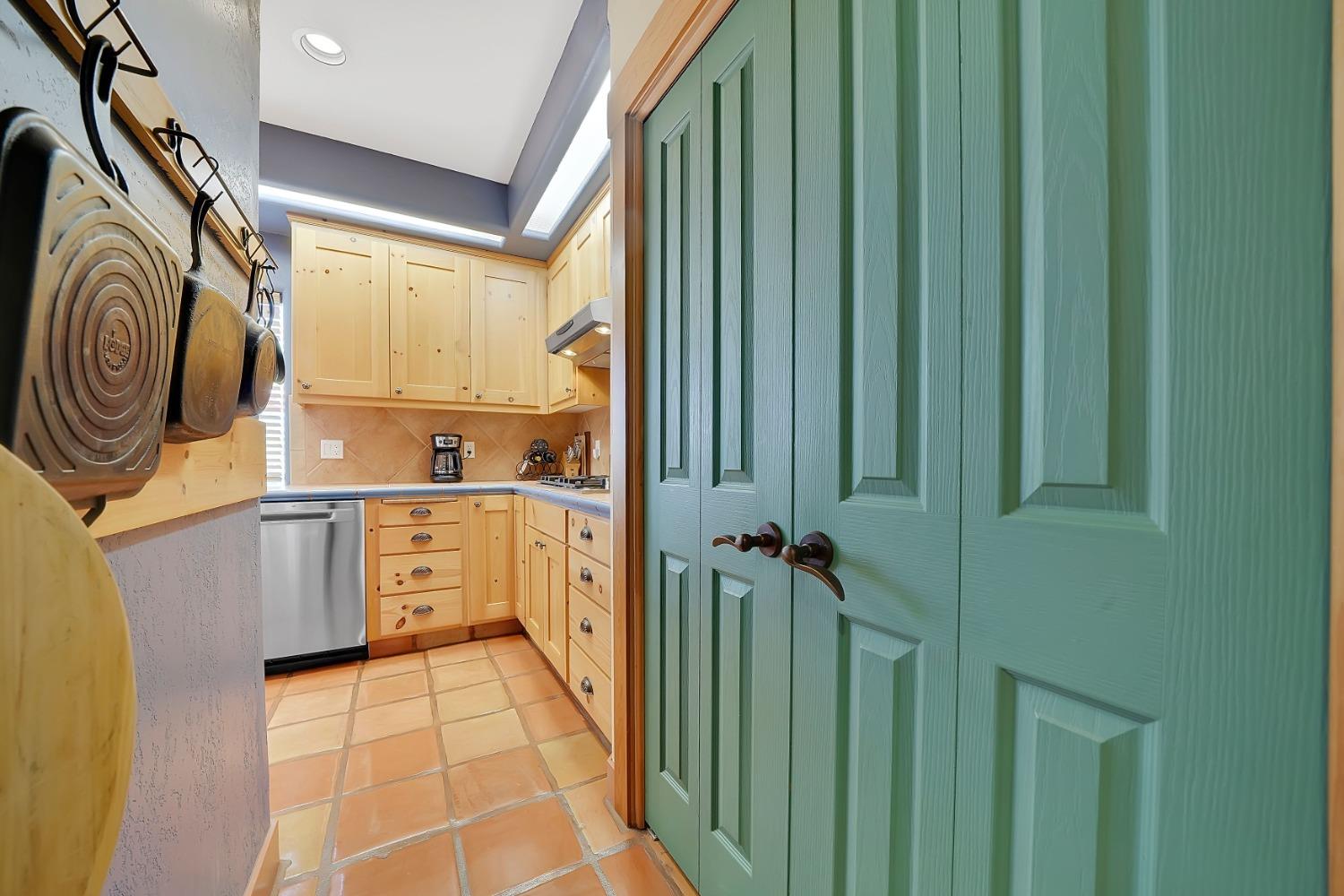 Detail Gallery Image 27 of 86 For 6061 Wind River Dr, Valley Springs,  CA 95252 - 3 Beds | 2/1 Baths