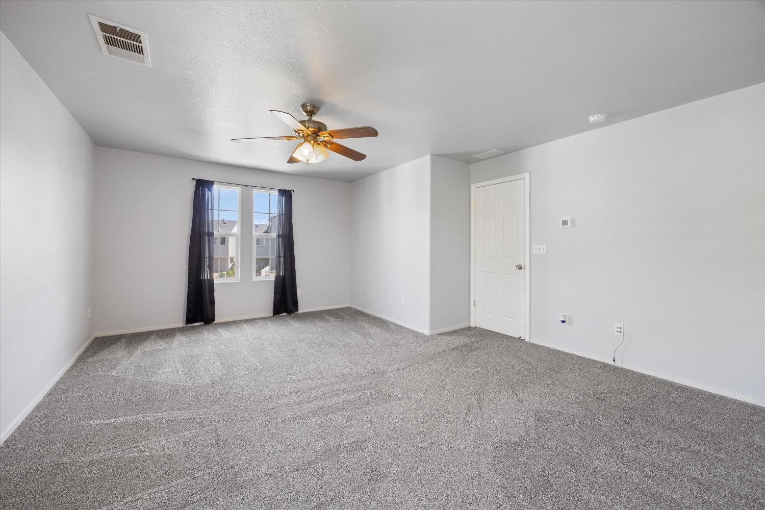 Detail Gallery Image 17 of 39 For 131 Ashwick Loop, Sacramento,  CA 95823 - 3 Beds | 2/1 Baths