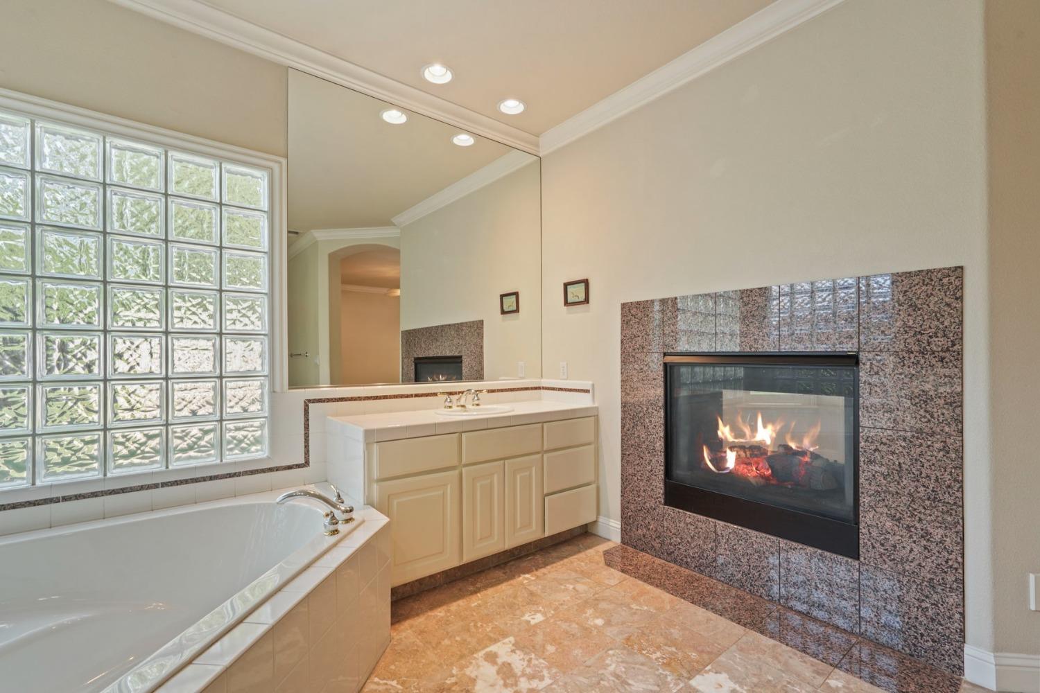 Windwood Drive, Woodbridge, California image 40
