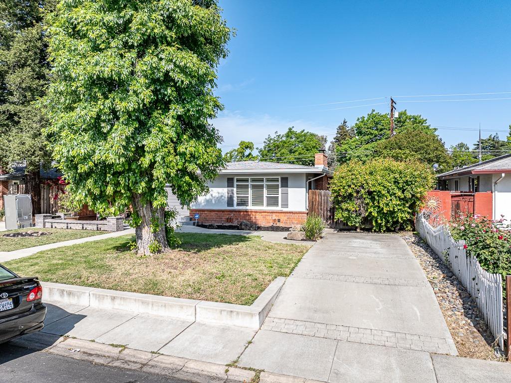 Albany Avenue, Modesto, California image 4