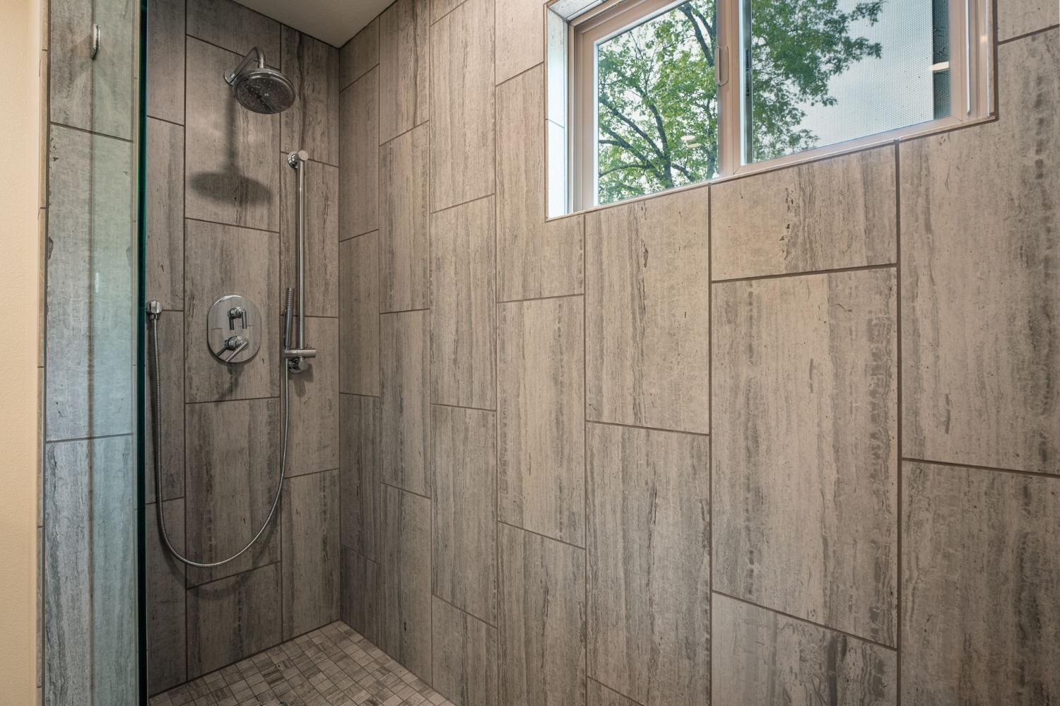 Detail Gallery Image 80 of 98 For 2555 Lake Van Giesen Rd, Meadow Vista,  CA 95722 - 3 Beds | 3 Baths