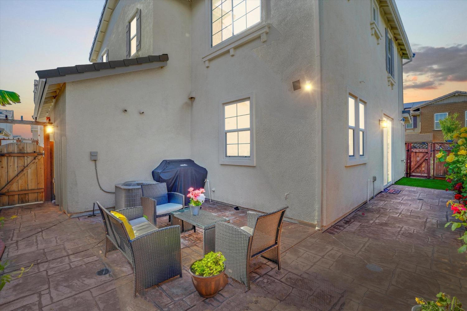Detail Gallery Image 12 of 48 For 243 E Lawson Ave, Mountain House,  CA 95391 - 4 Beds | 3 Baths