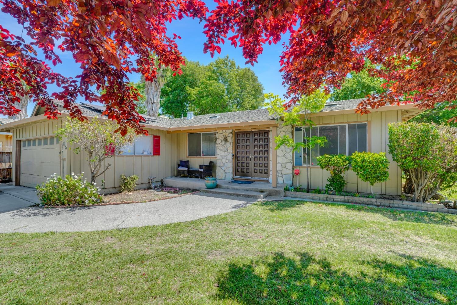 Detail Gallery Image 5 of 28 For 302 Sepulveda Dr, Stockton,  CA 95210 - 3 Beds | 3 Baths