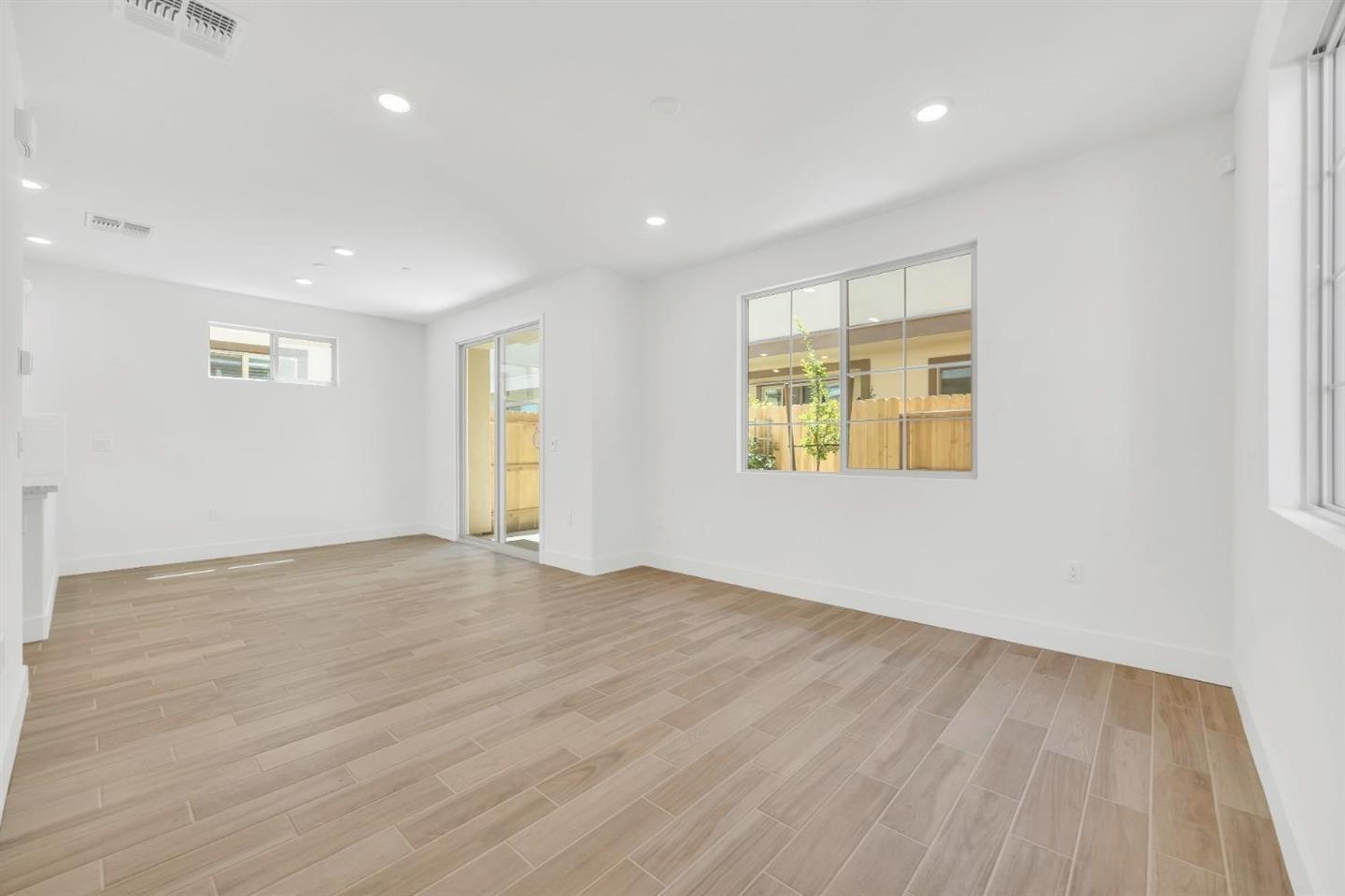 Detail Gallery Image 10 of 29 For 10592 Trill Way, Elk Grove,  CA 95757 - 3 Beds | 2/1 Baths