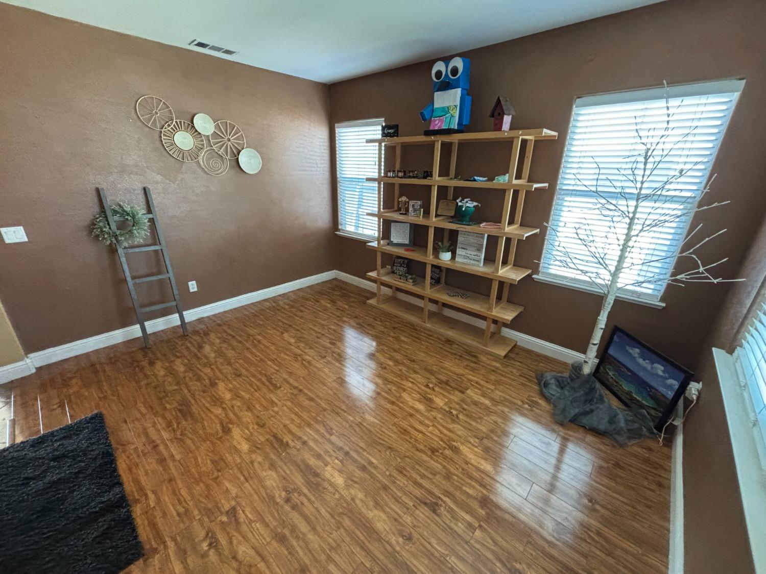 San Bernardino Street, Los Banos, California image 9