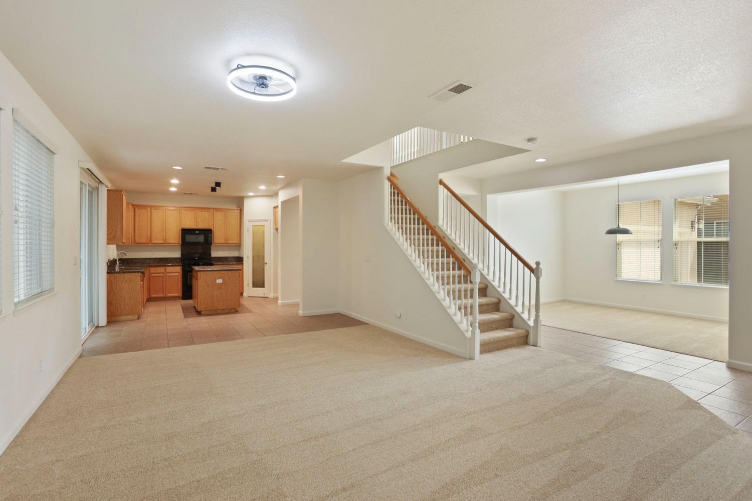 Detail Gallery Image 13 of 53 For 9363 Vintner Cir, Patterson,  CA 95363 - 4 Beds | 3 Baths