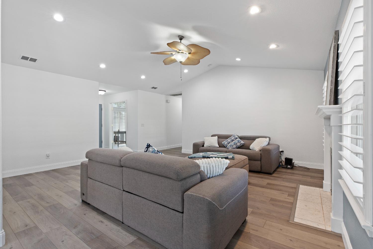 Eastburg Court, Ripon, California image 5