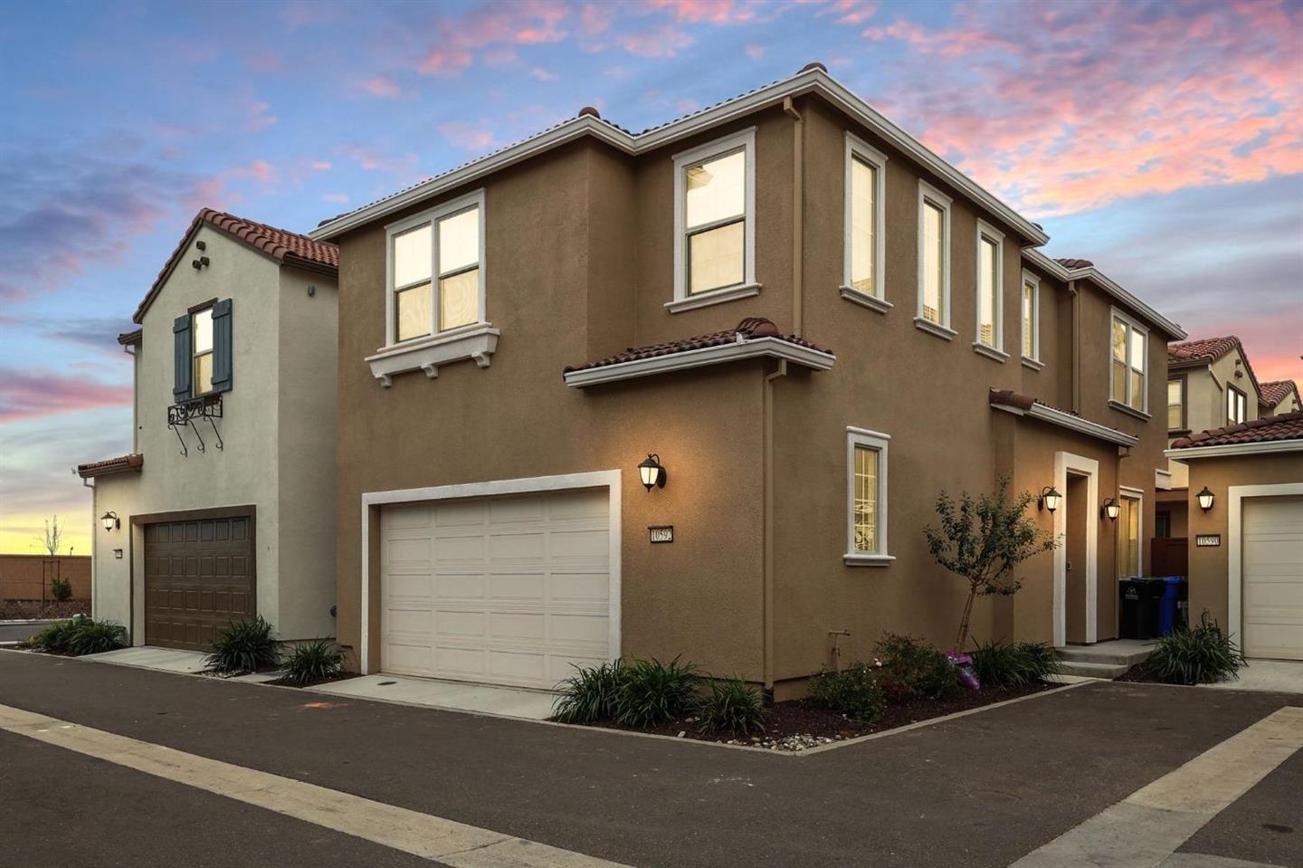Detail Gallery Image 1 of 29 For 10592 Trill Way, Elk Grove,  CA 95757 - 3 Beds | 2/1 Baths